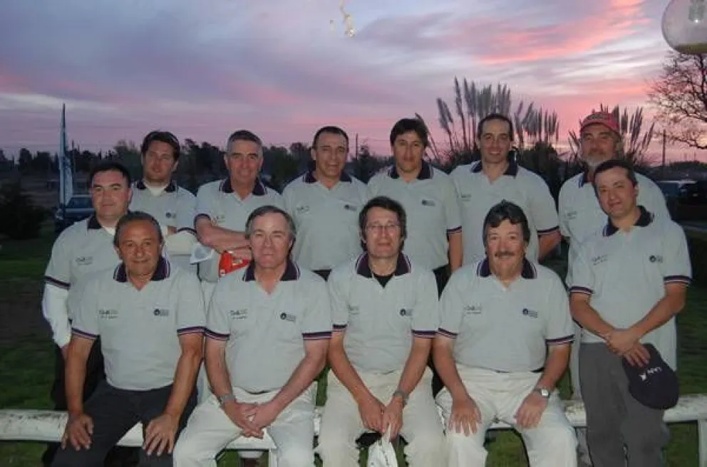 Golfistas angosturenses se lucieron en Tres Arroyos