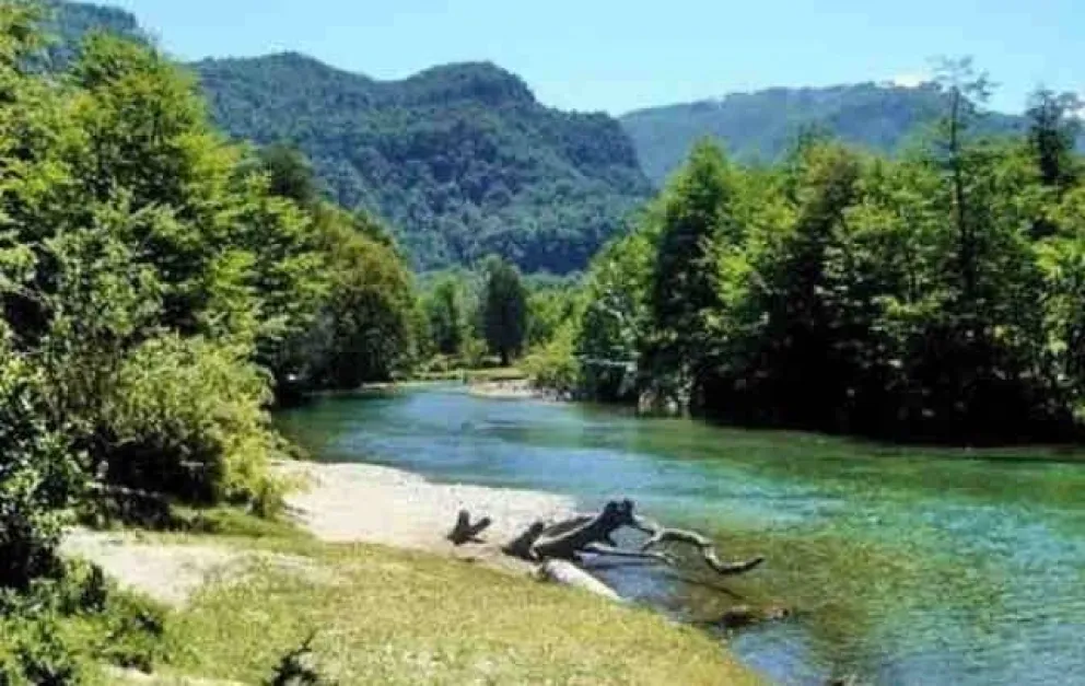 Buscan a un pescador desaparecido en el río Pichi Traful