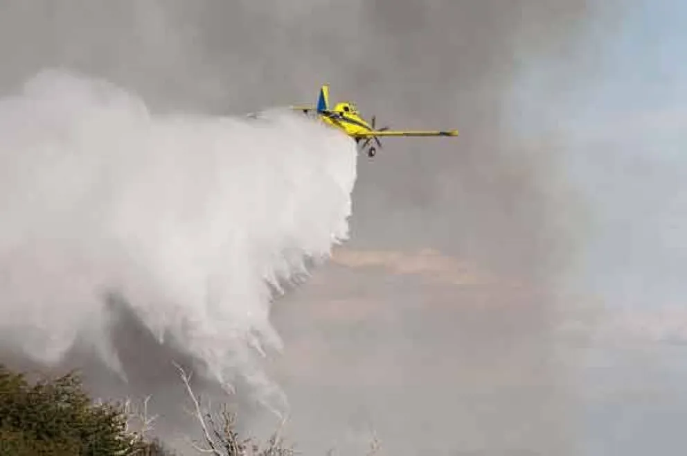 Diputados provinciales buscan que se asigne un avión hidrante en forma permanente a los parques nacionales de la provincia