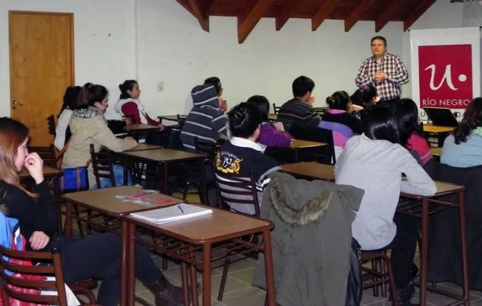 Aseguran que el municipio redujo a la mitad el cupo de estudiantes con vivienda financiada en Bariloche 