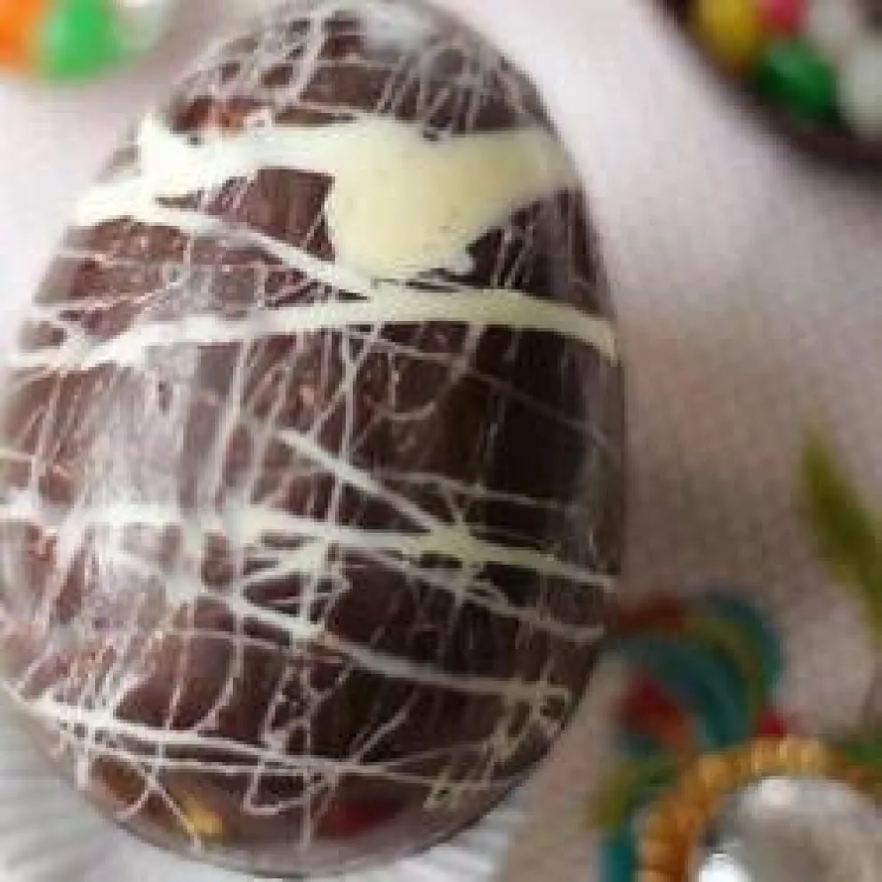 Receta fácil: huevos de pascua marmolados de chocolate