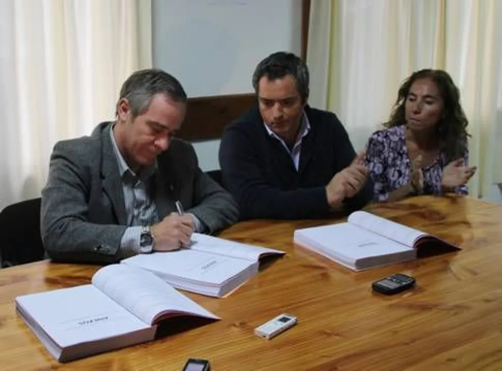 Empresa de Casinos Slots Machines, detrás del canje de Tierras