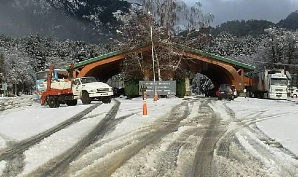 El tránsito en Paso Cardenal Samoré está habilitado con portación de cadenas