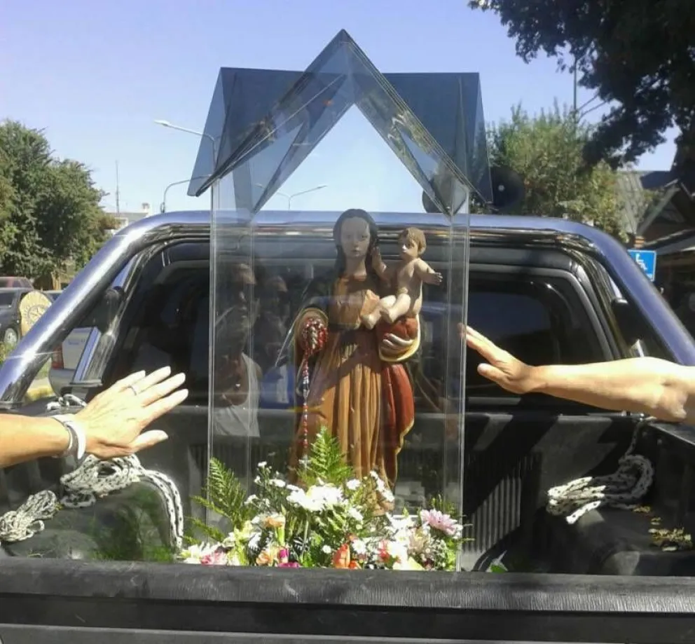 La imagen de la virgen Nuestra Señora del Nahuel Huapi arribó a La Angostura