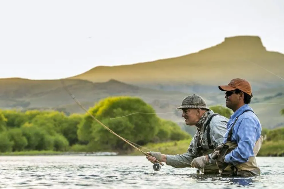 En qué invierte la provincia lo recaudado por la venta de permisos de pesca e infracciones 