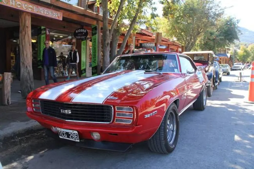 Cincuenta autos clásicos se encontrarán en Villa La Angostura