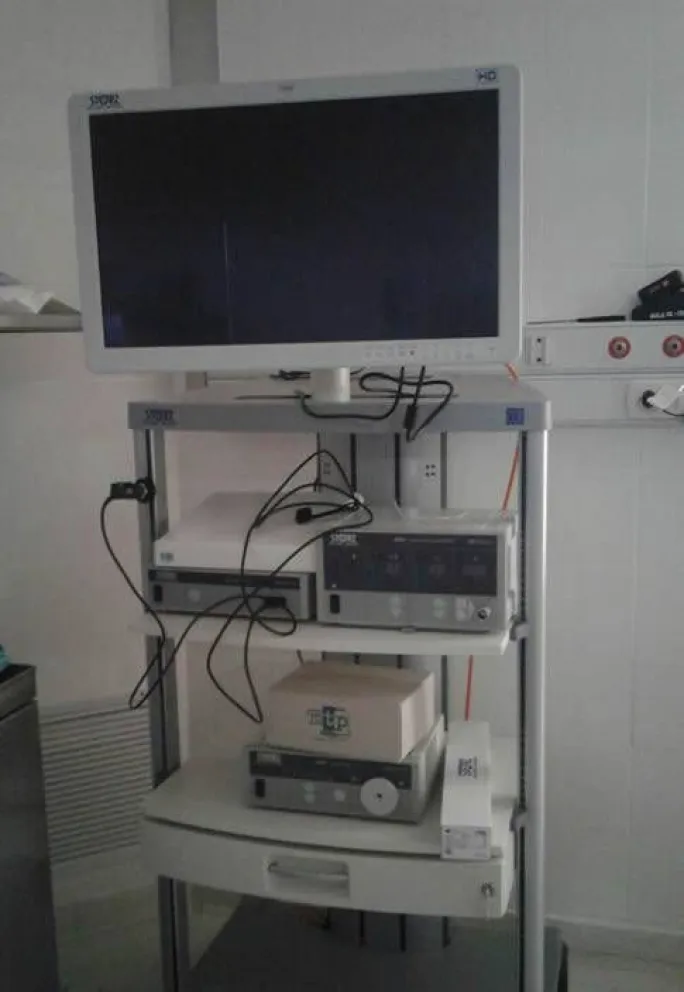 Ya está instalado el laparoscópio pero aún no funciona porque falta una pieza