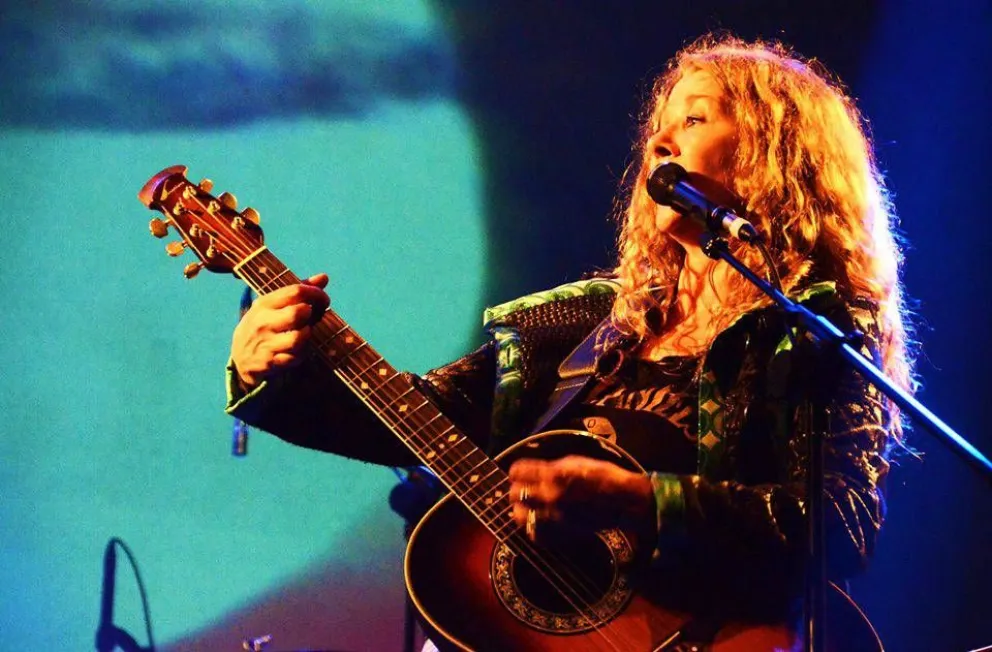 Claudia Puyó se presenta en Angostura