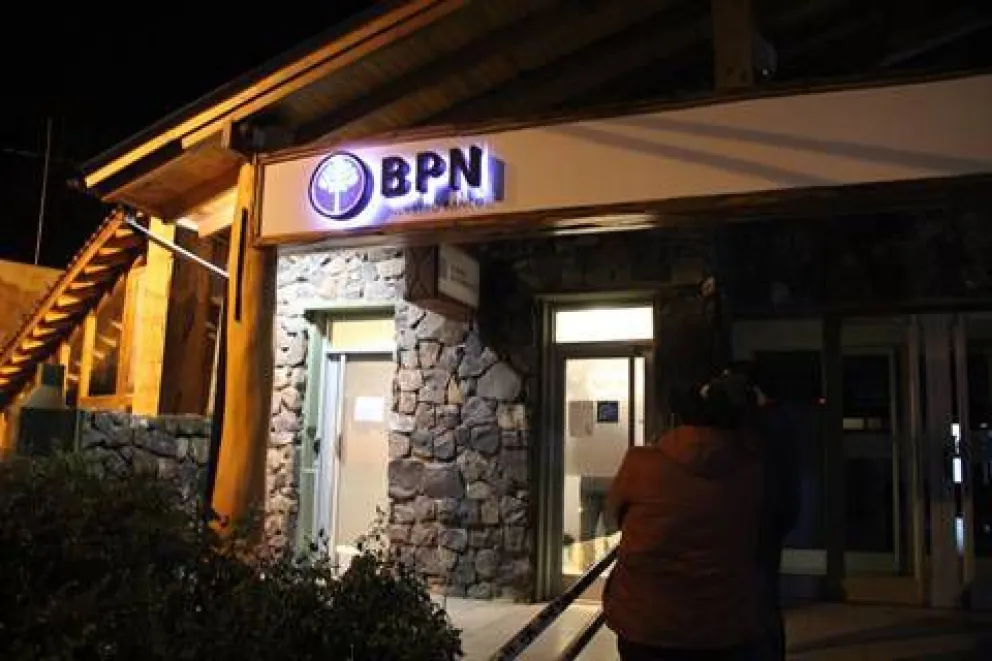 Empleados públicos: El BPN instrumentará préstamos para construcción, compra de terrenos, vehículos y electrodomésticos