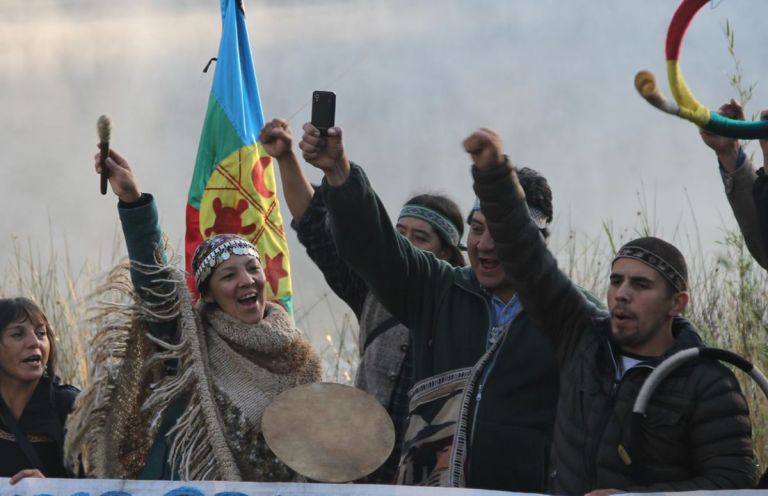 Mapuches: Loncon aseguró que trabajan conjuntamente con Murer para la conexión eléctrica en Belvedere thumbnail