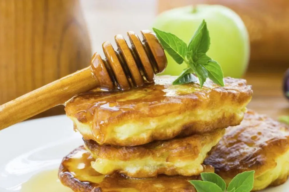 Postre para fin de semana: Tortilla de manzana al ron