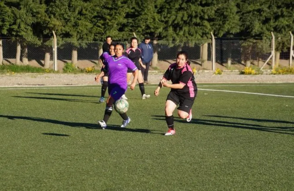 Club Ayen Hue organiza un Gran Torneo relámpago de fútbol femenino