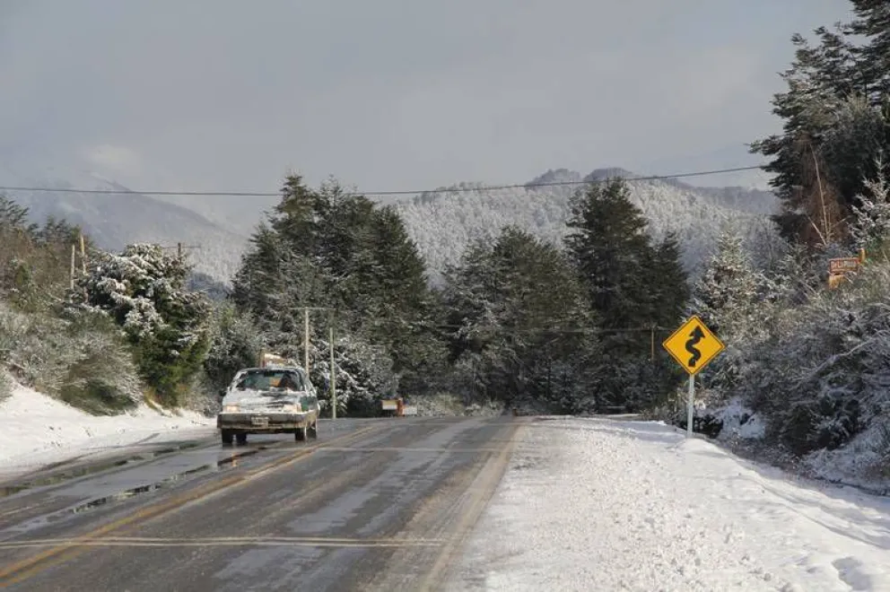 Vacaciones de invierno: Cómo manejar en la montaña y qué hacer ante ciertos imprevistos