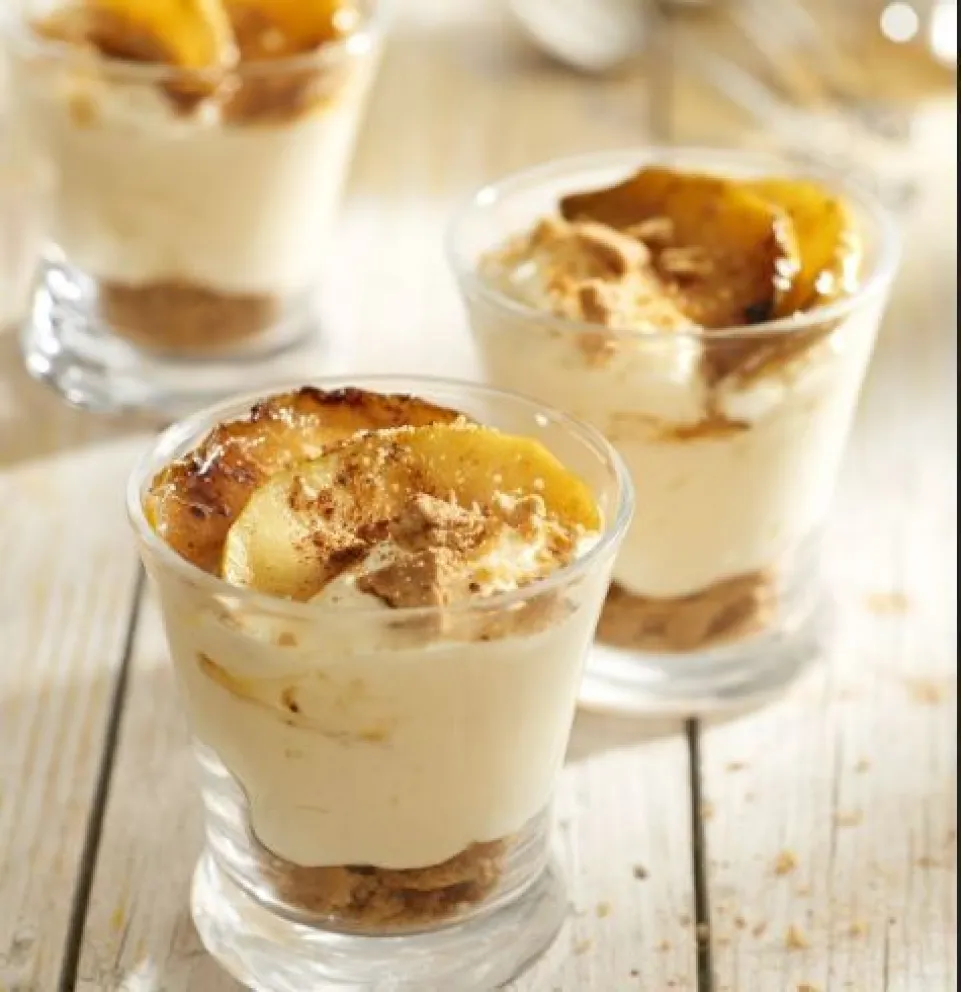 Rápido y sabroso II: Manzanas en compota con crema de vainilla y crocante de almendras