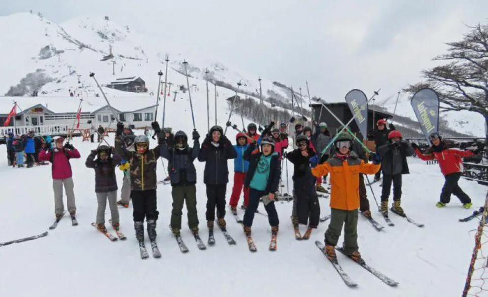 Avances para consolidar el Programa de Esquí Escolar para estudiantes de secundaria 