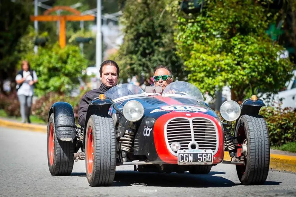Los autos clásicos llegan hoy a Villa La Angostura