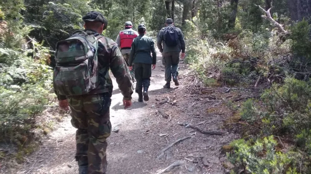 Rescataron a un joven que se perdió en un sendero hacia la cascada Inacayal