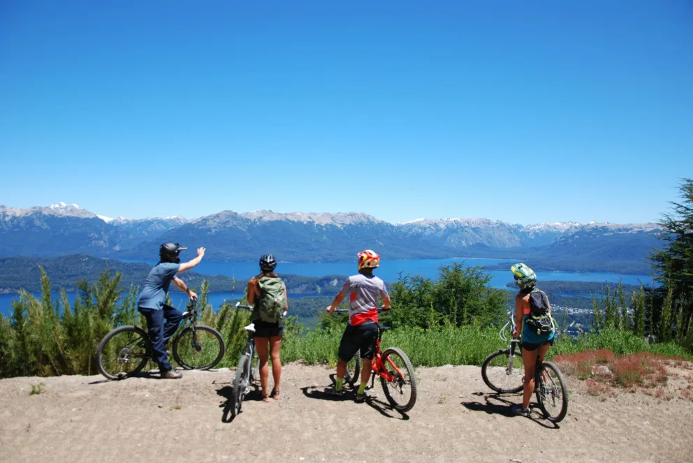 Habilitan el servicio de descenso en Bici por el camino Panorámico en el Cerro Bayo