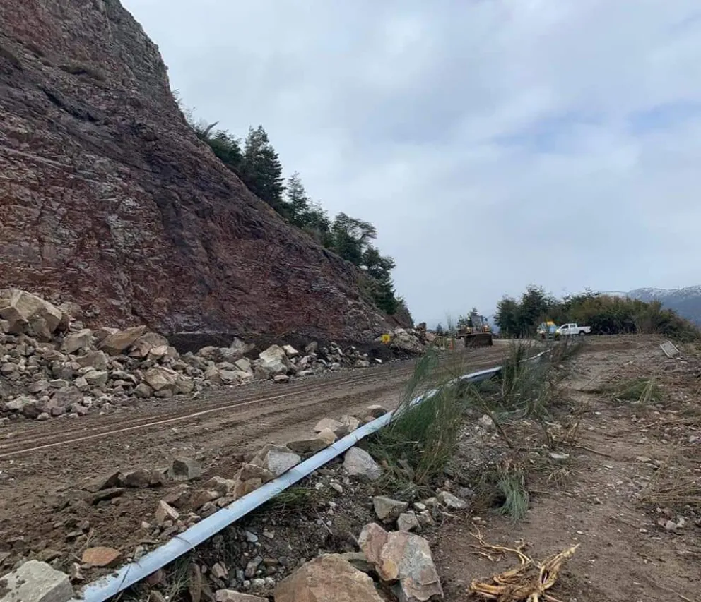 Así despejan la ruta 40 en la zona del derrumbe | DiarioAndino