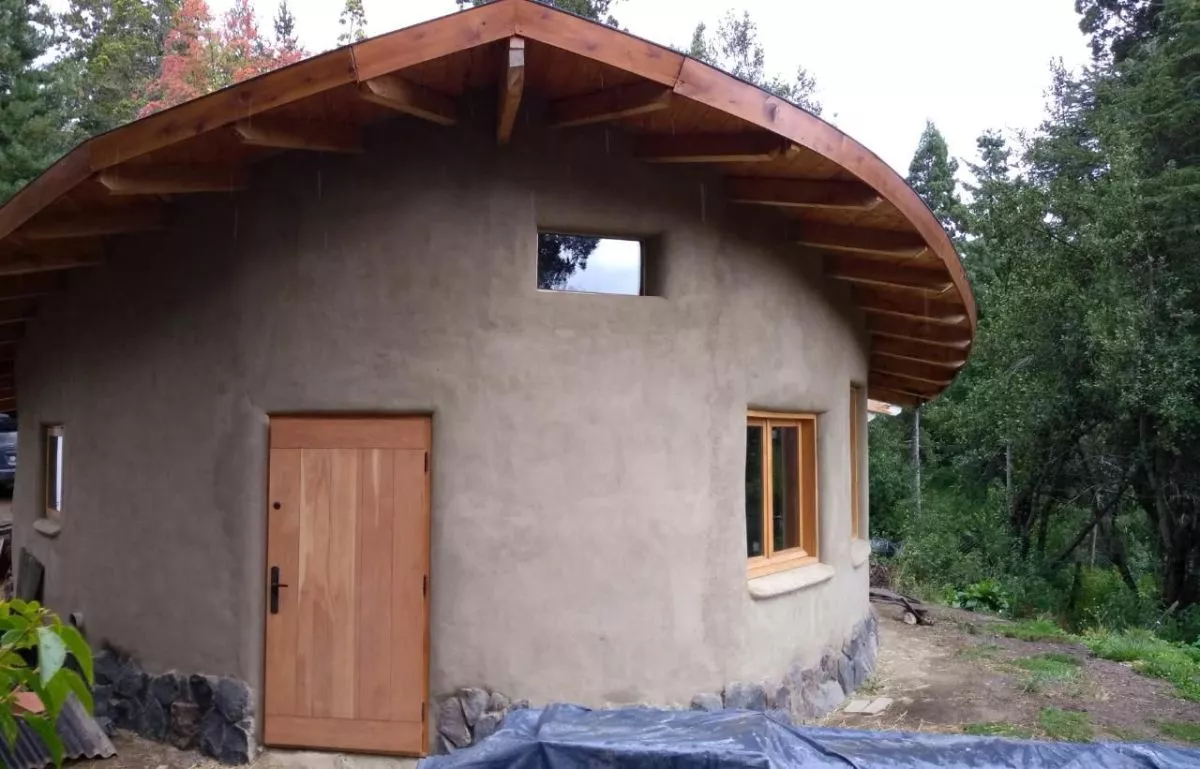 Construí una casa de barro, y que dure años | Diario Andino Digital de  Villa La Angostura y La Patagonia