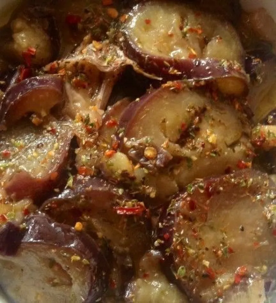 Fácil y rica: Receta de las clásicas berenjenas al escabeche
