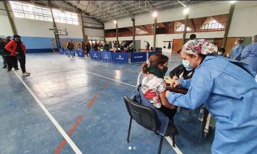 Gutiérrez pidió a los neuquinos ser solidarios y completar esquemas