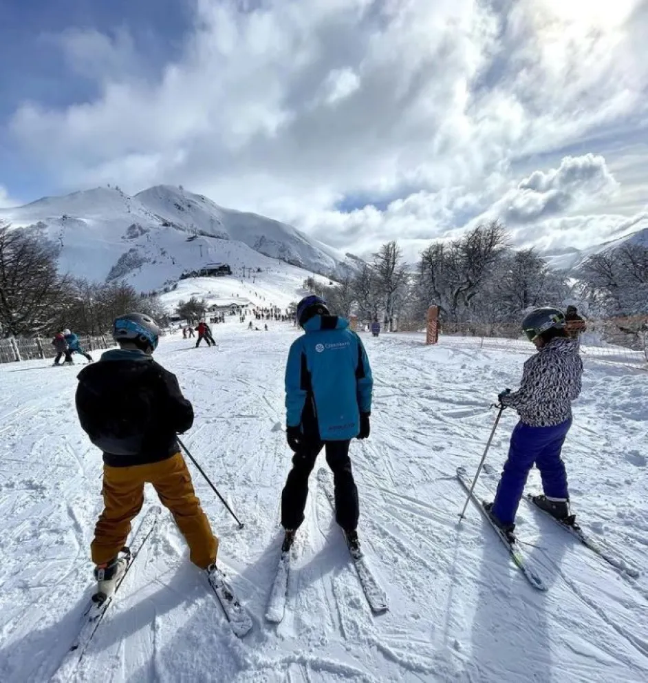 El Cerro Bayo lanza este fin de semana una nueva clínica de esquí y snowboard para residentes