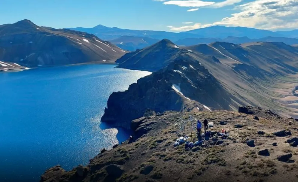 El complejo volcánico Laguna del Maule ya cuenta con monitoreo en tiempo real