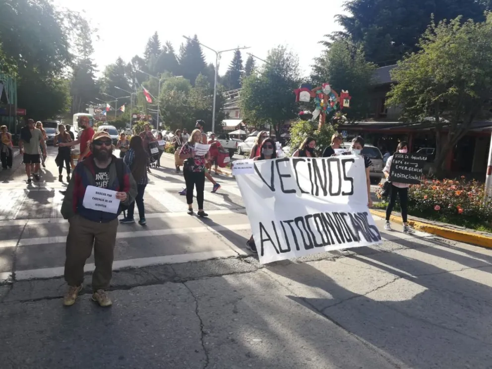 Vecinos marcharon en reclamo de la “regulación de alquileres”