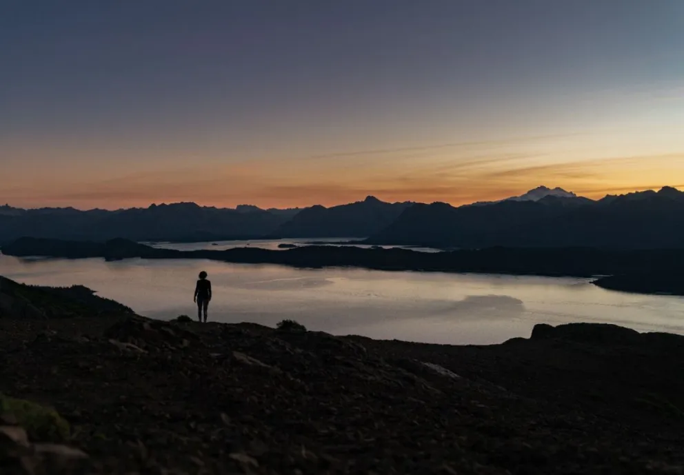 Escapadas a la montaña: El Cerro Centinela, el trekking de las flores y la cumbre panorámica