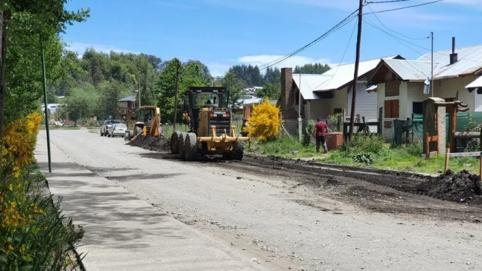 Figueroa y Murer firmaron un convenio para concretar el asfalto en el barrio El Mallín