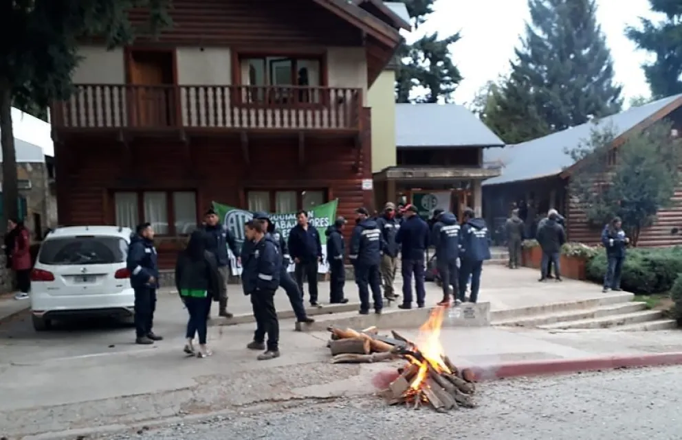 Trabajadores fueron recibidos por De los Ríos, pero rechazaron la propuesta del gobierno