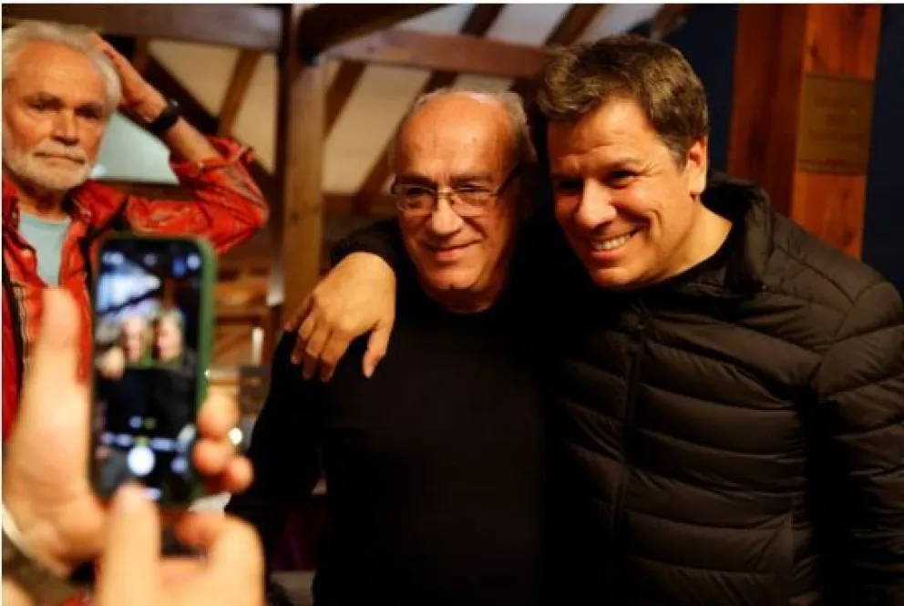  Manes, se reunió con miembros del Comité Radicial de la localidad