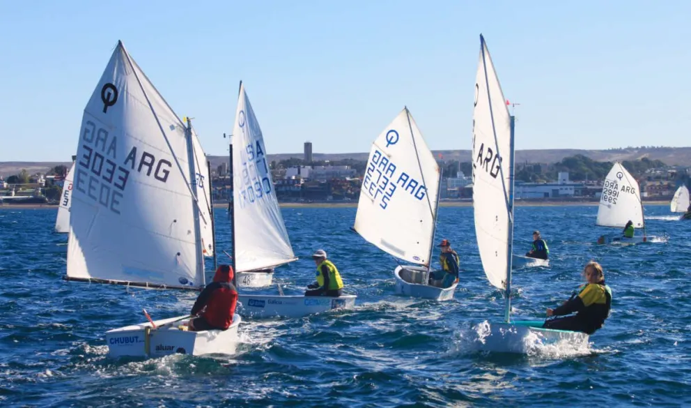 Nautica: Excelentes resultados para la escuela de vela del CAVLA  en Blest y en Madryn