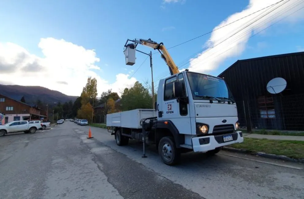Suman 50 luminarias led a las calles de la localidad