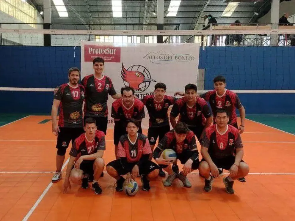 Carpinteros del Sur: Voley comienza las competencias y  basquet juega amistosos