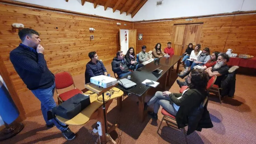 Aprender a emprender: trabajan en nuevas líneas crediticias y de capacitación para emprendedores