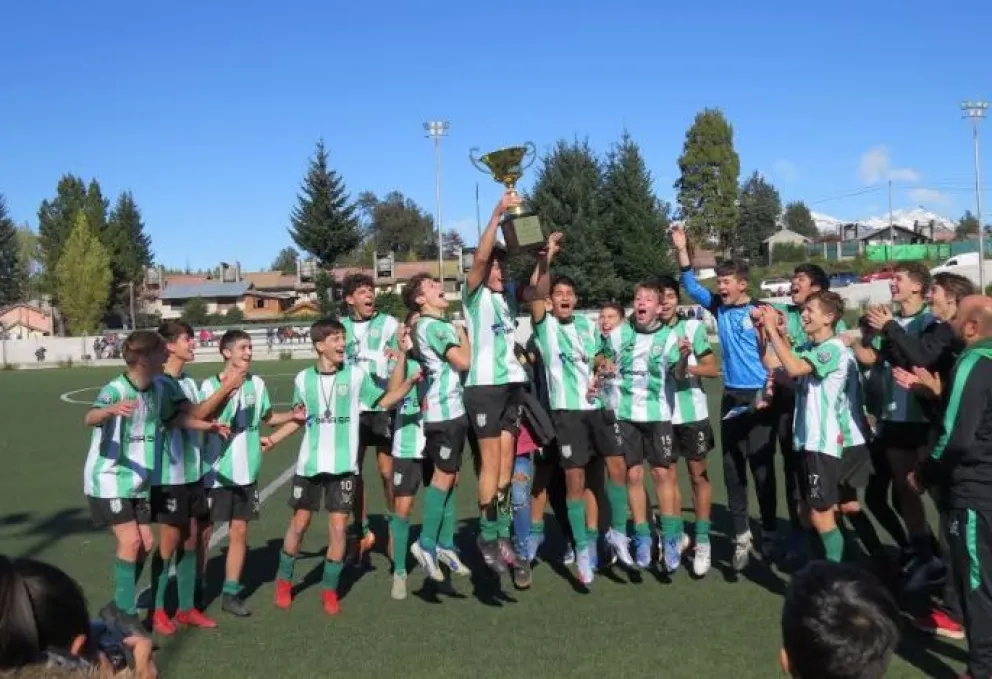Fútbol: Los chicos de “Piedritas” gritaron campeón por partida doble