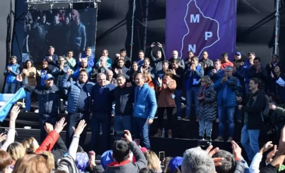 Stefani y Sobarzo de campaña con la lista Azul en El Chocón