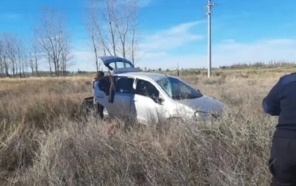 Venían a vacacionar a La Angostura y volcaron, al parecer por el mal estado de la ruta