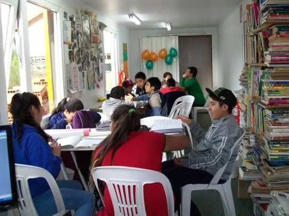 Agradecen a docentes de la 353 que organizan salidas educativas para que los alumnos no pierdan días de clase